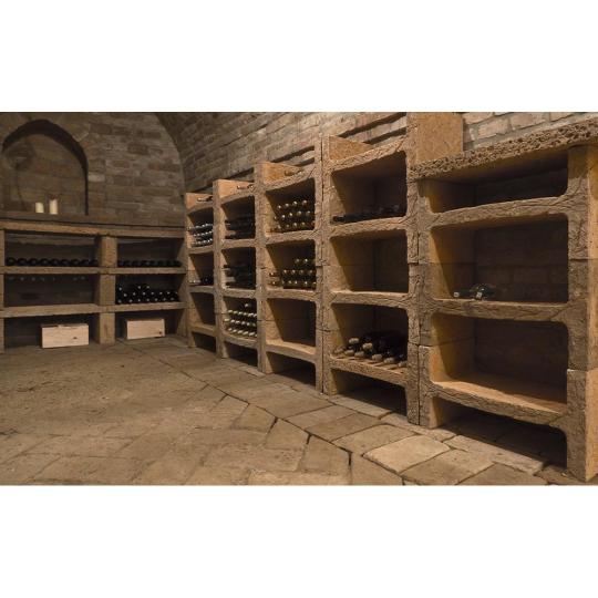 beton bortarto mediterran borospince pince regies olasz toszkan hangulatu bortarto szekreny.jpg
